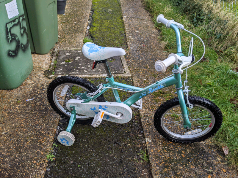 halfords sparkle bike